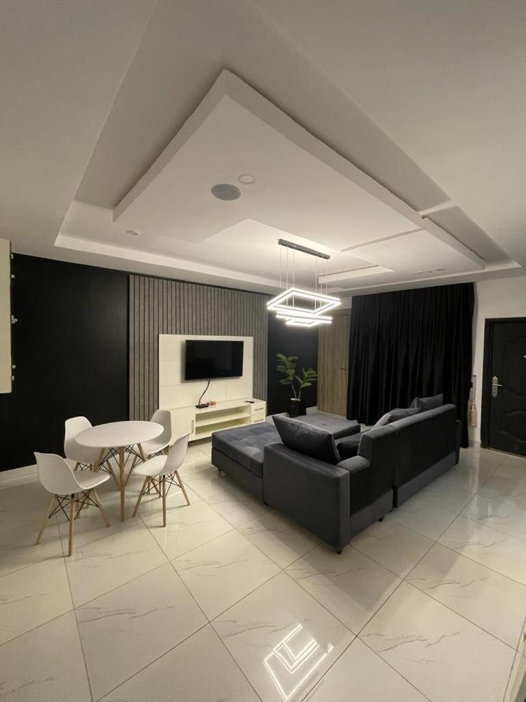 Brooksville 2 Bedroom Apartment アブジャ エクステリア 写真